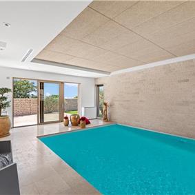4 bedroom villa with indoor and outdoor pools in Galižana, Istria, sleeps up to 8